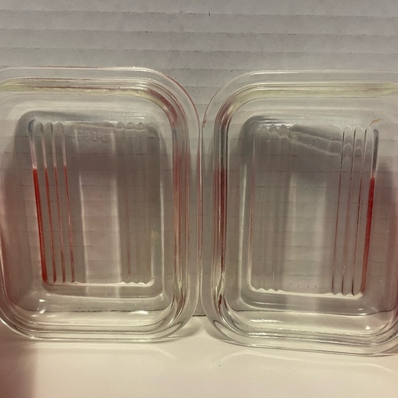 Vintage Pyrex Refrigerator Dishes with Lids. Very good vintage condition. - Picture 7 of 16